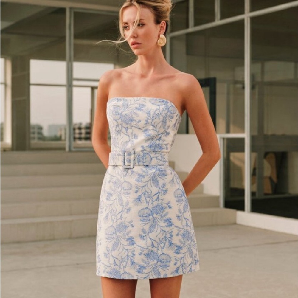 Commense Strapless White and Blue Floral Mini Dress with Belt
